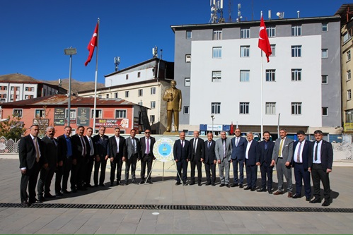 19 Ekim Muhtarlar Günü’nde Çelenk Sunma Töreni