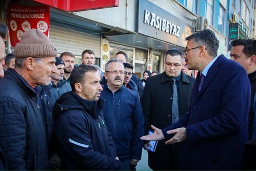 Vali Çelik, Bulvar Caddesinde Vatandaşlarımızla Bir Araya Geldi