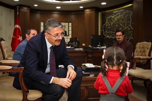 Vali Çelik, Vatandaşlarımızı Makamında Ağırladı.