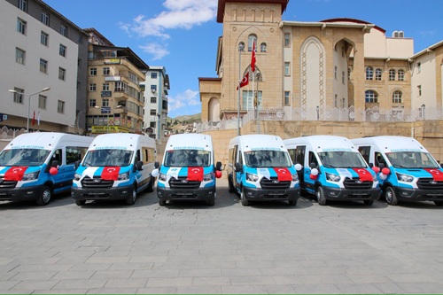  Hakkâri Belediyesi’nin Toplu Taşıma Filosuna 6 Yeni Minibüs Kazandırıldı