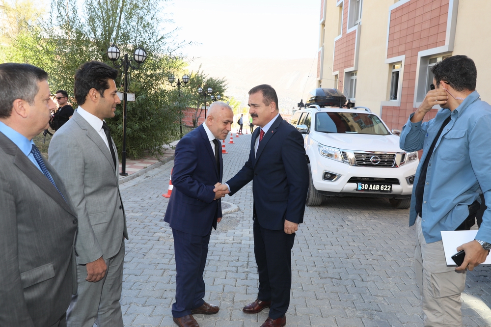 hakkari universitesi nde 2019 2020 akademik yili acilis toreni